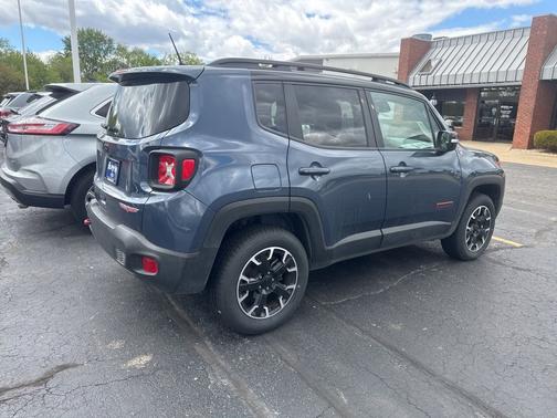 Slate Blue Pearlcoat 2023 Jeep Renegade Trailhawk