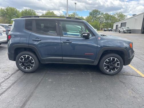 Slate Blue Pearlcoat 2023 Jeep Renegade Trailhawk
