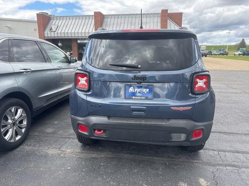 Slate Blue Pearlcoat 2023 Jeep Renegade Trailhawk