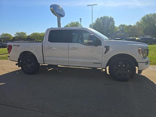 Oxford White 2023 Ford F-150 Lariat