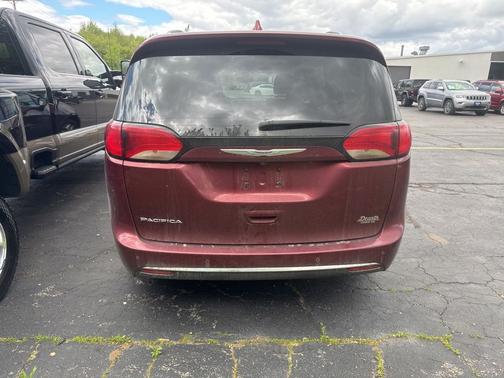 Velvet Red Pearlcoat 2020 Chrysler Pacifica Touring L