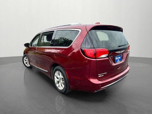 Velvet Red Pearlcoat 2020 Chrysler Pacifica Touring L