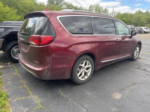 Velvet Red Pearlcoat 2020 Chrysler Pacifica Touring L