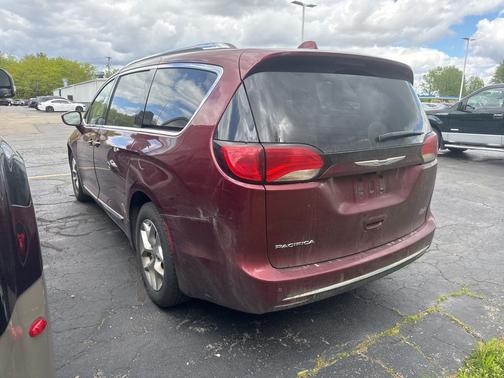 Velvet Red Pearlcoat 2020 Chrysler Pacifica Touring L