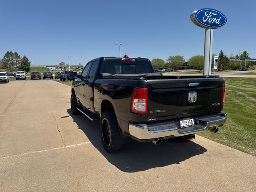 Diamond Black Crystal Pearlcoat 2019 RAM 1500 Big Horn/Lone Star