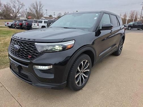 Black Metallic 2021 Ford Explorer ST