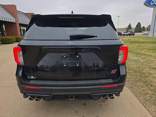 Black 2021 Ford Explorer ST