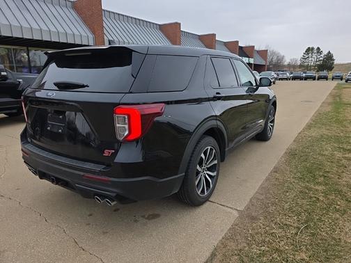 Black 2021 Ford Explorer ST