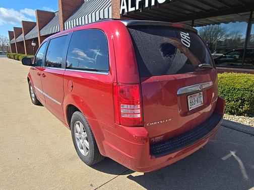2010 Chrysler Town & Country Touring
