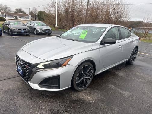 Brilliant Silver Metallic 2024 Nissan Altima 2.5 SR