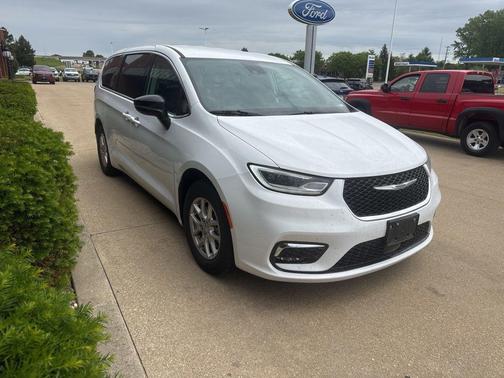 Bright White Clearcoat 2024 Chrysler Pacifica Touring L