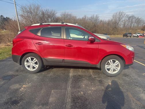 Garnet Red 2013 Hyundai TUCSON GLS