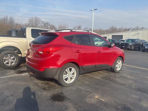 Garnet Red 2013 Hyundai TUCSON GLS
