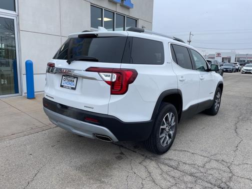 Summit White 2023 GMC Acadia SLT