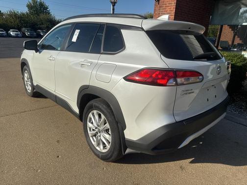 2024 Toyota Corolla Cross LE
