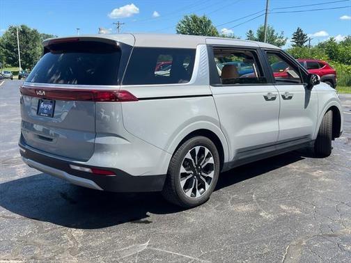 2022 Kia Carnival EX