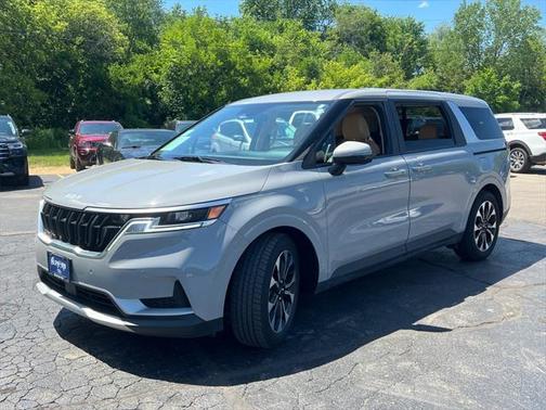 2022 Kia Carnival EX
