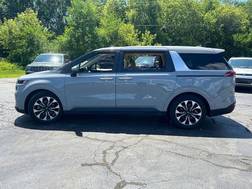 2022 Kia Carnival EX