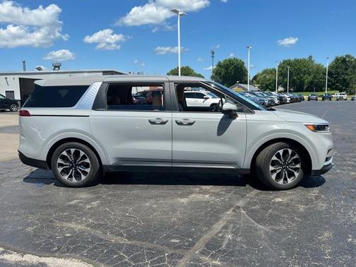 2022 Kia Carnival EX