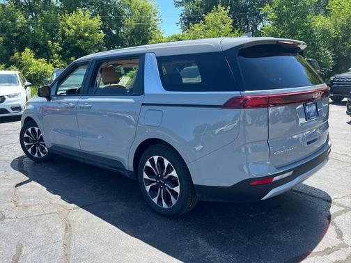 2022 Kia Carnival EX