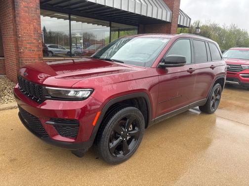 Velvet Red Pearlcoat 2022 Jeep Grand Cherokee Altitude
