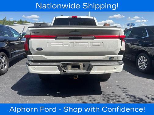 Oxford White 2022 Ford F-150 Lightning LARIAT
