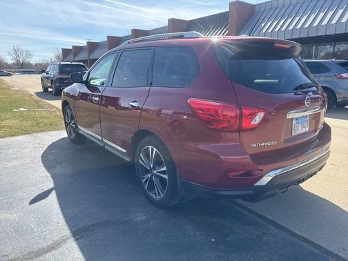 2017 Nissan Pathfinder Platinum