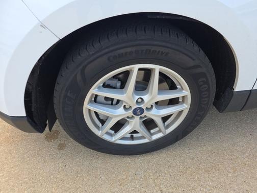 Oxford White 2022 Ford Edge SEL