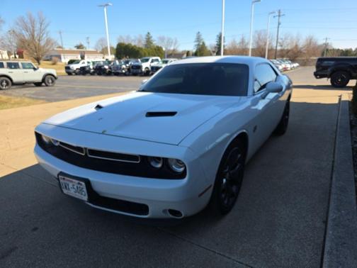 2016 Dodge Challenger SXT