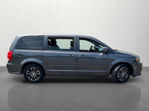 Granite Crystal Metallic Clearcoat 2016 Dodge Grand Caravan SE Plus