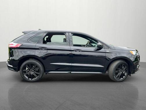 Black Metallic 2023 Ford Edge ST Line