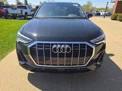 2025 Audi Q3 Premium