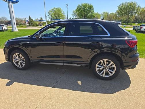 2025 Audi Q3 Premium