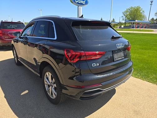 2025 Audi Q3 Premium