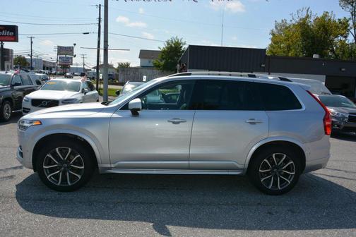 2019 Volvo XC90 T6 Momentum