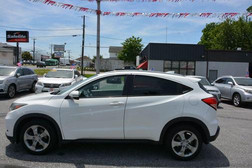 White 2017 Honda HR-V EX-L w/Navigation