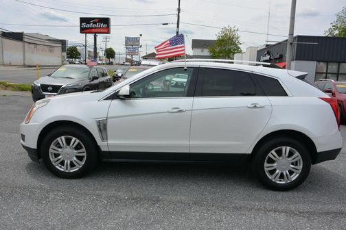 White 2015 Cadillac SRX Luxury Collection