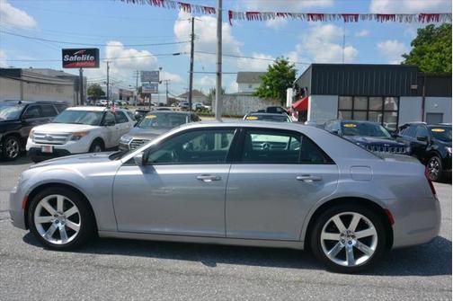 2017 Chrysler 300 S