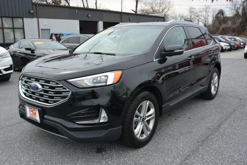 Black 2019 Ford Edge SEL