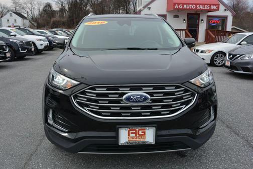 Black 2019 Ford Edge SEL