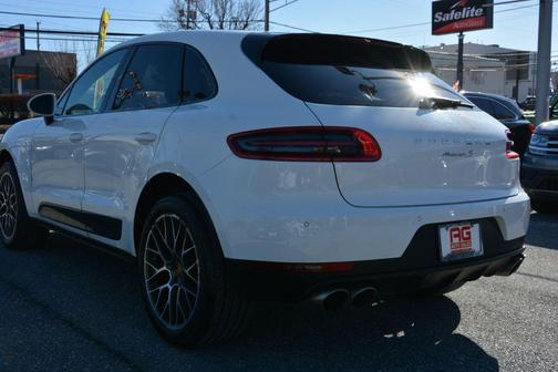 2015 Porsche Macan S