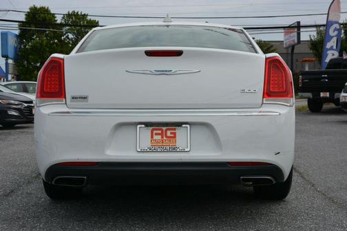 2017 Chrysler 300 Limited