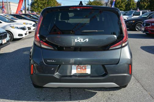 Gray 2024 Kia Soul LX