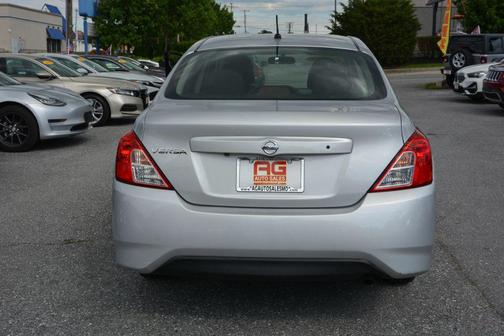 Silver 2019 Nissan Versa 1.6 S