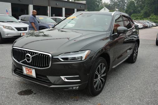 Gray 2019 Volvo XC60 T5 Inscription