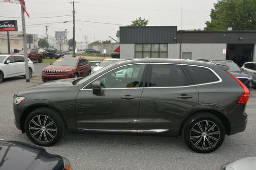 Gray 2019 Volvo XC60 T5 Inscription