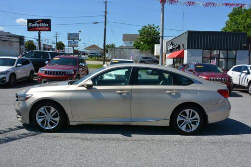 Gold 2018 Honda Accord LX