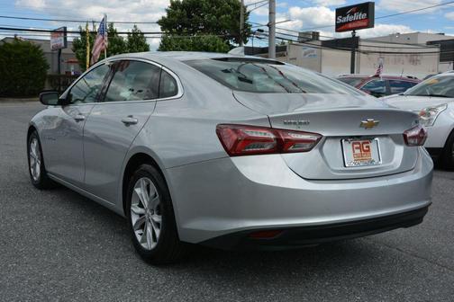 Silver 2021 Chevrolet Malibu FWD LT