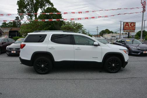 White 2019 GMC Acadia SLT-1