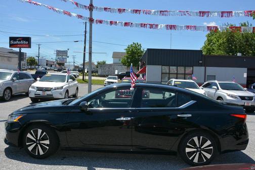 Black 2020 Nissan Altima 2.5 SV